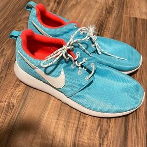 Blue Nike Rouches